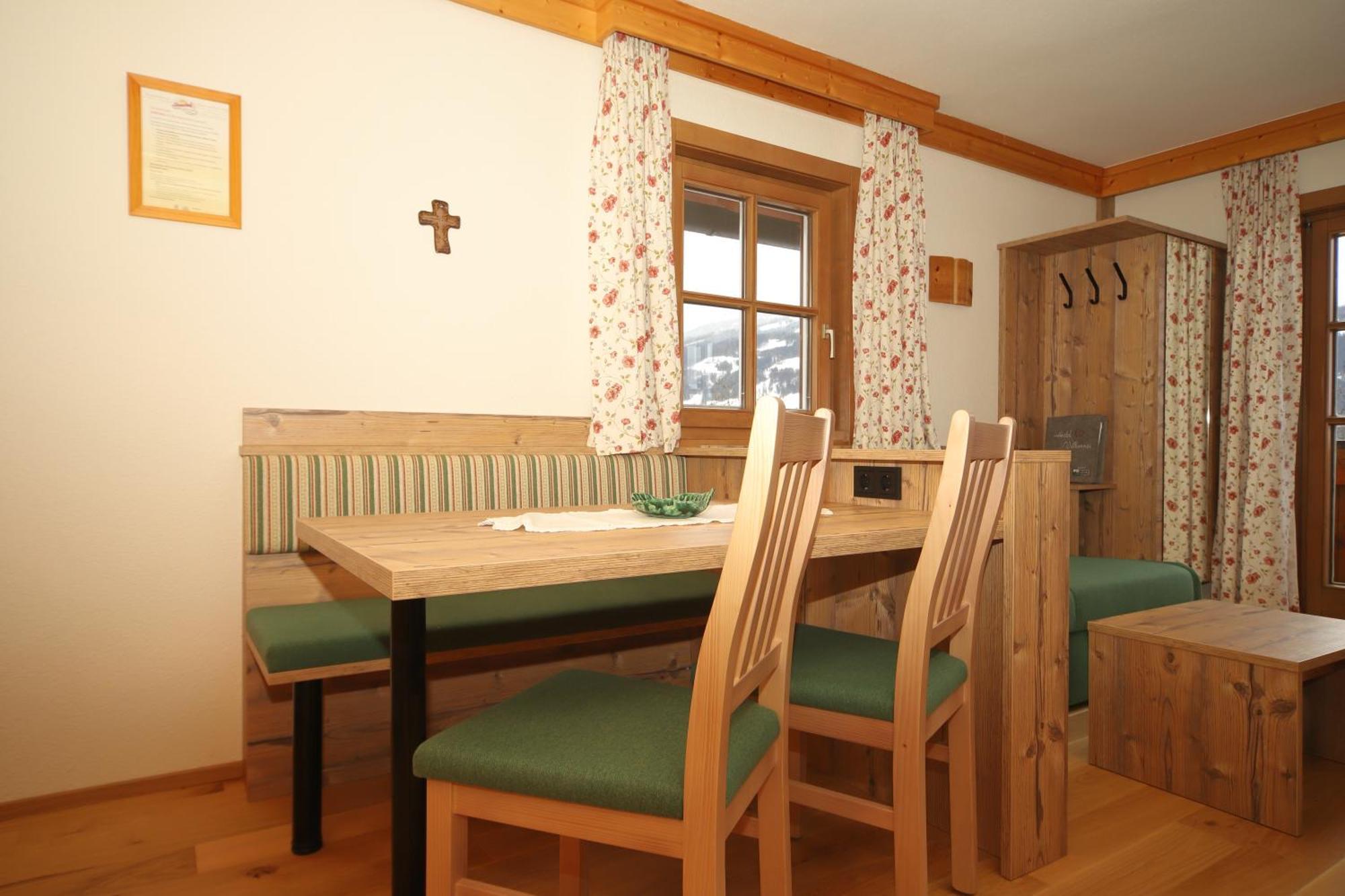 Linarhof Apartment Urlaub Am Bio Bauernhof 恩斯塔尔豪斯 客房 照片