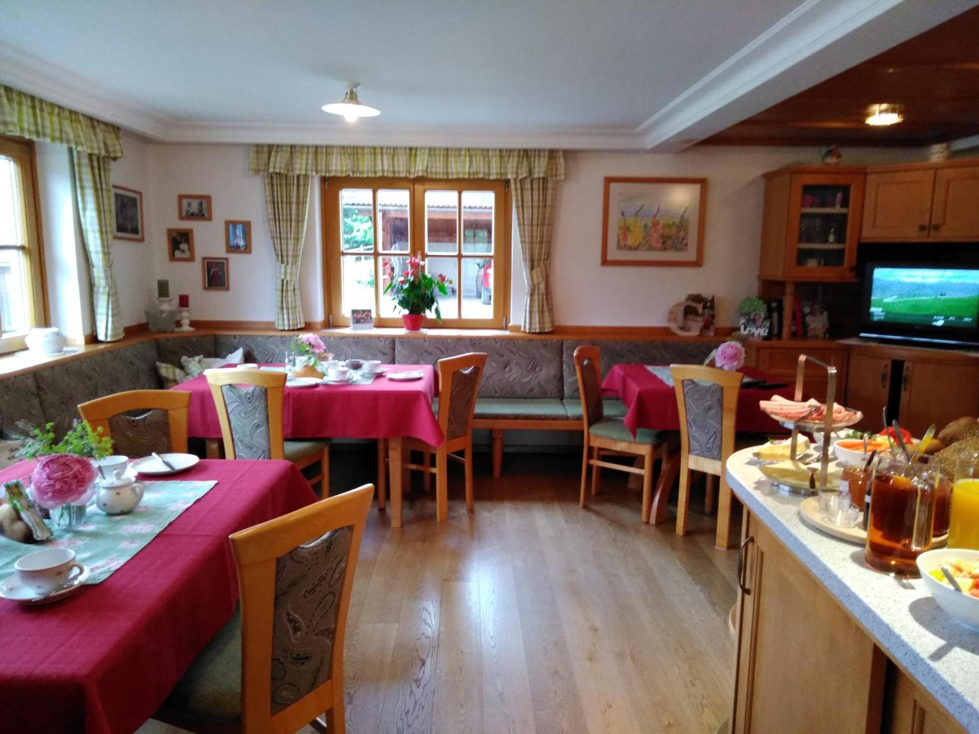 Linarhof Apartment Urlaub Am Bio Bauernhof 恩斯塔尔豪斯 外观 照片