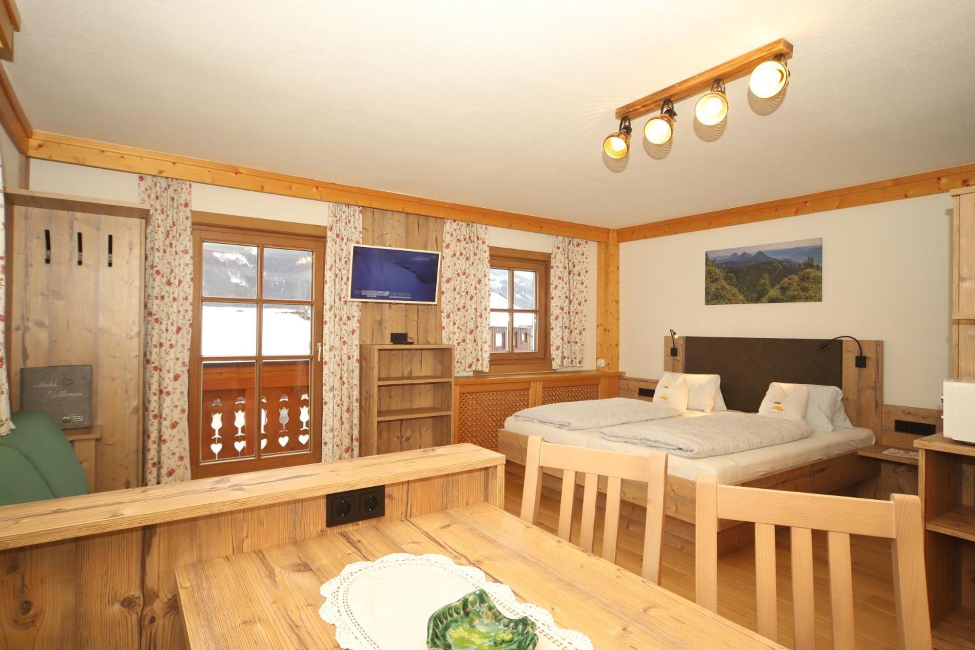 Linarhof Apartment Urlaub Am Bio Bauernhof 恩斯塔尔豪斯 外观 照片