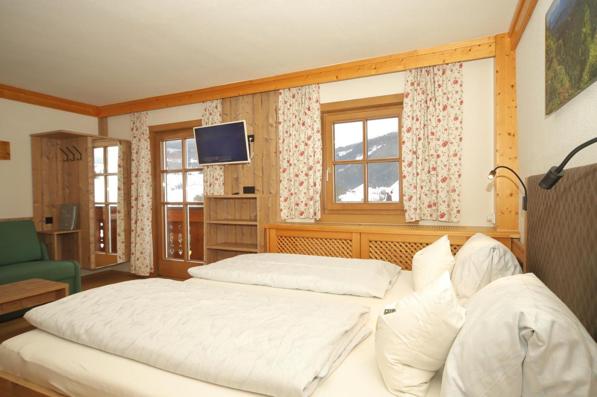 Linarhof Apartment Urlaub Am Bio Bauernhof 恩斯塔尔豪斯 外观 照片